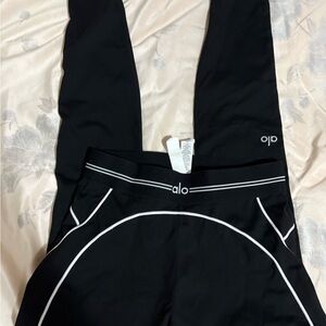 ALO Yoga Black Leggings with White Accents